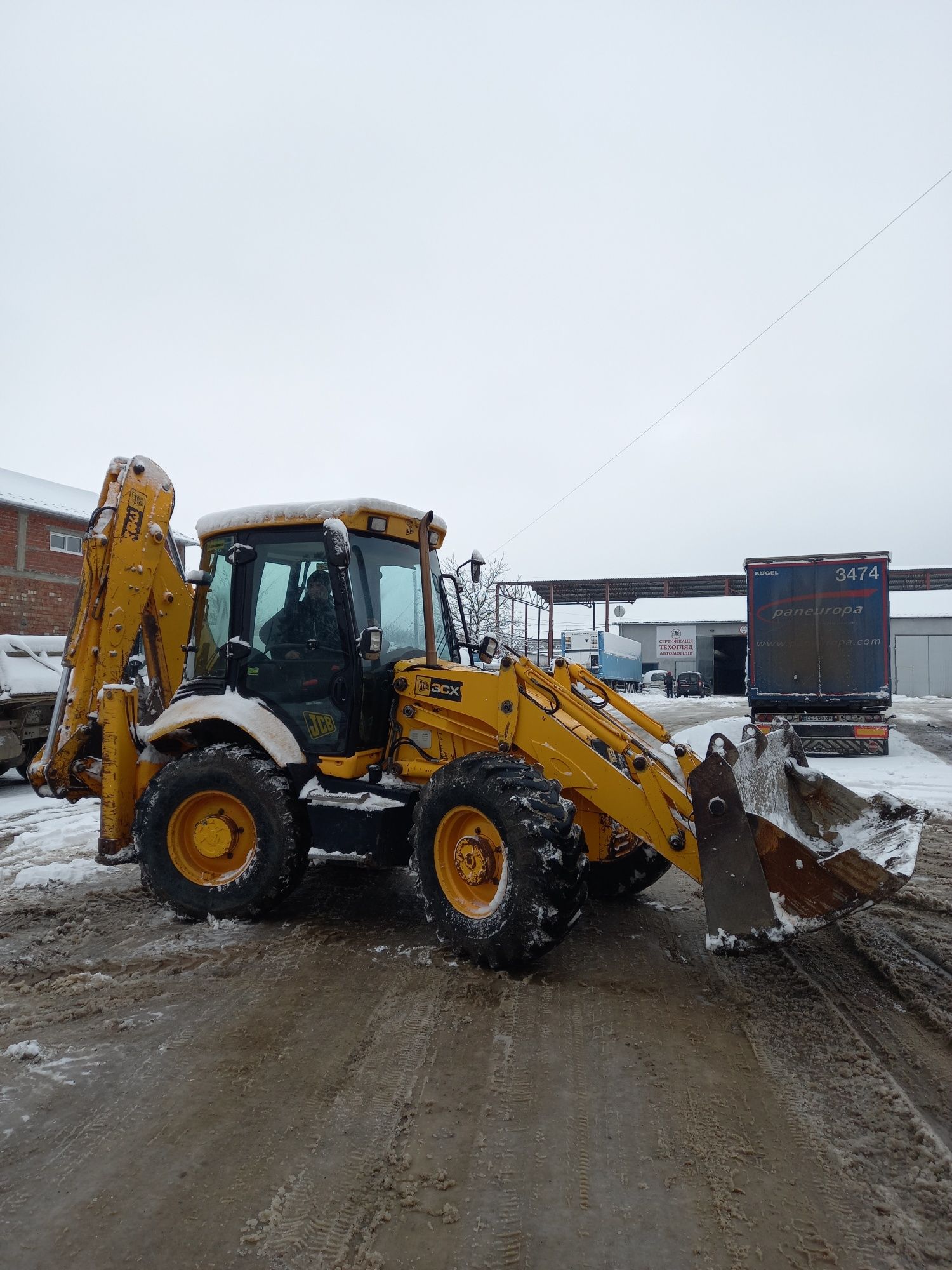 Послуги Екскаватора JCB3CX  і Самосвала.