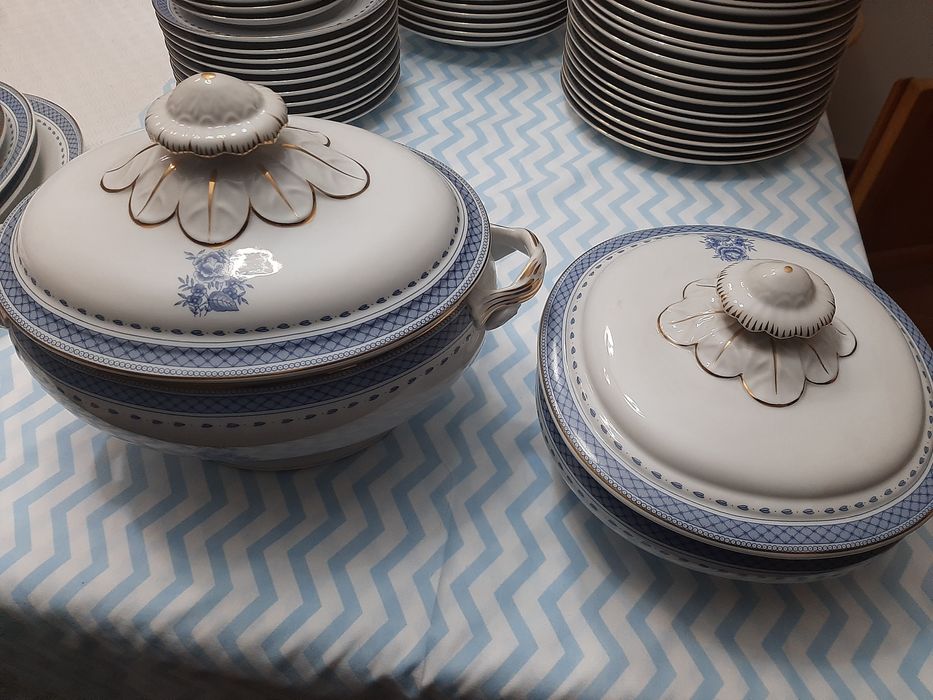 Serviço de jantar Vista Alegre, Cozinha Velha, com 62 peças