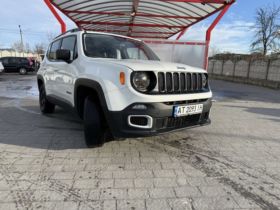 Білий Jeep Renegade Sport 2016 року
