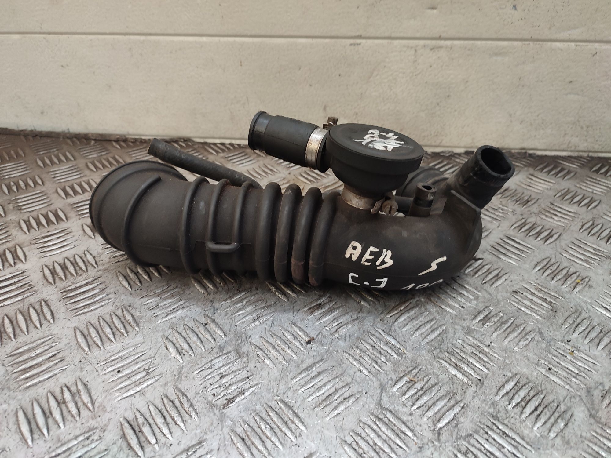Volkswagen Passat B5 Audi A4 B5 1.8t AEB Rura Dolot Tip