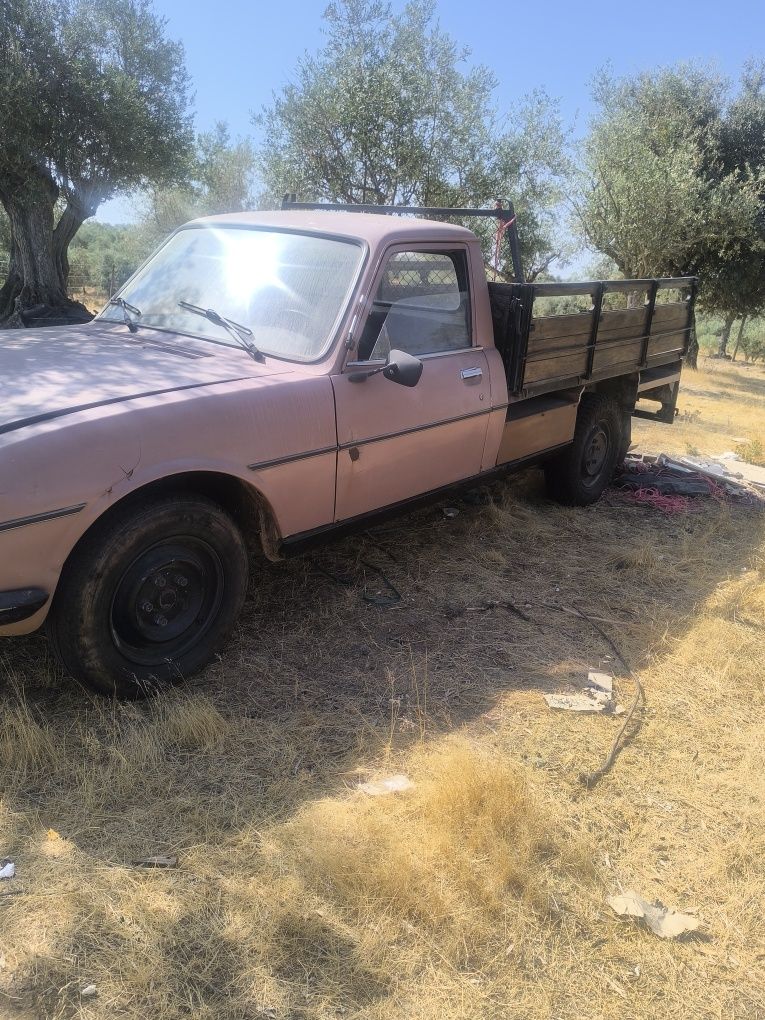 Peugeot 504 de 1988
de 1988 pikup com inspecção até Maio de  2026
de 1