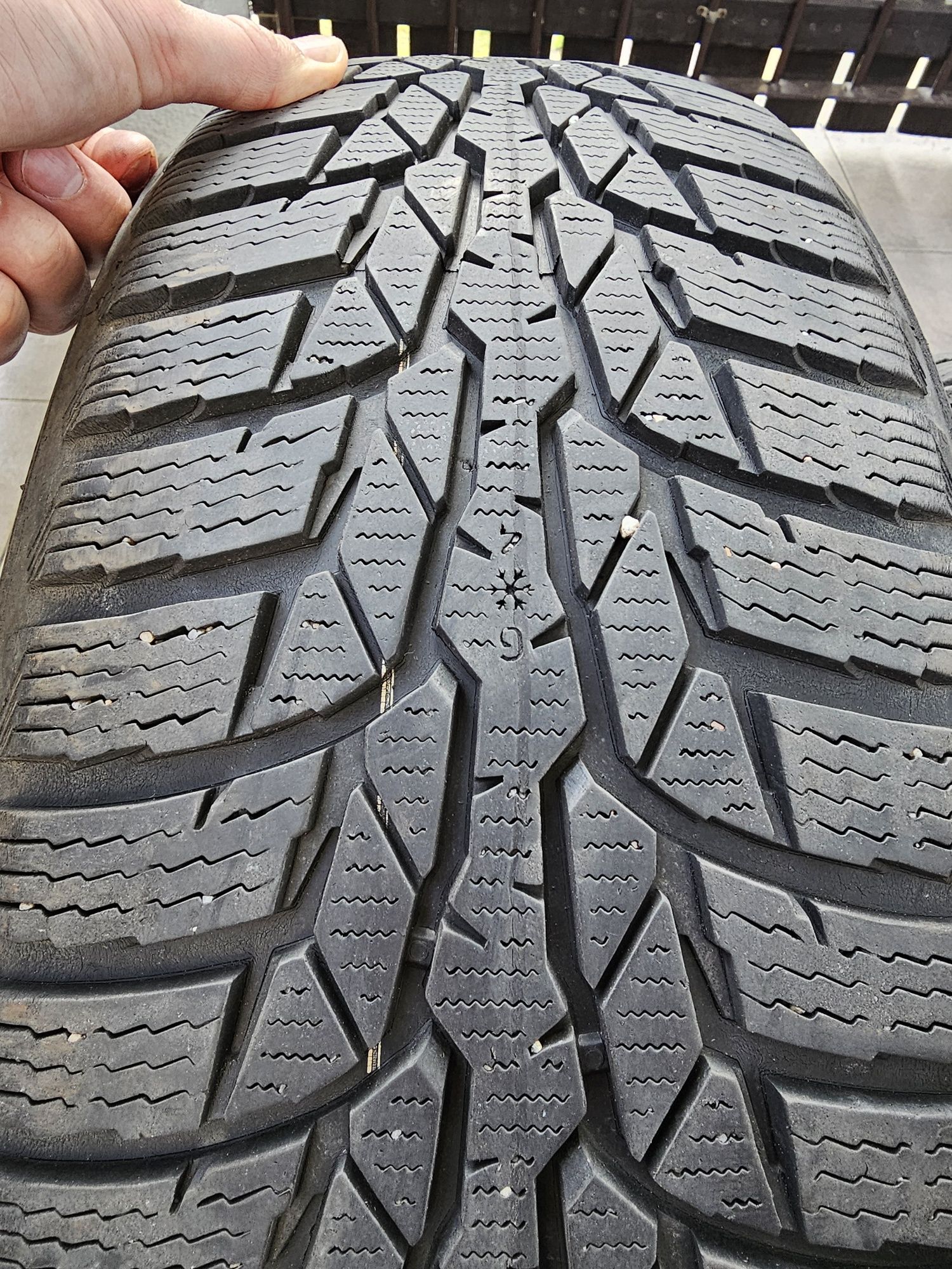 Opony zimowe Nokian wd4 195/50/16