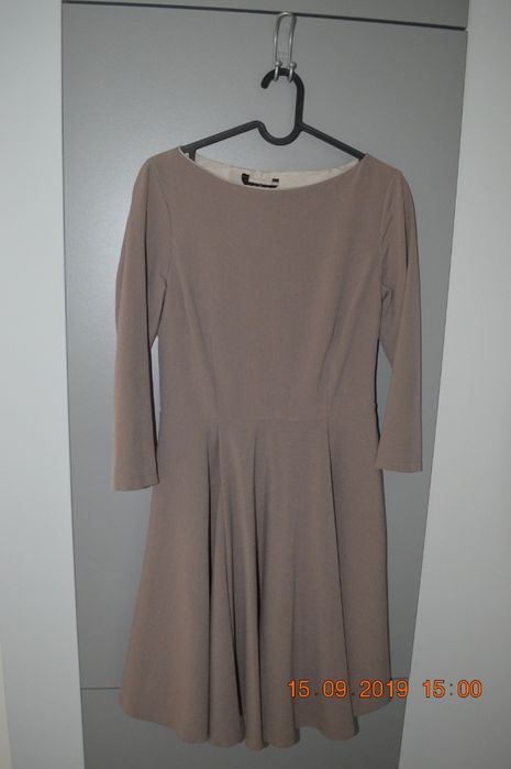 Sukienka beżowa rozmiar 38
