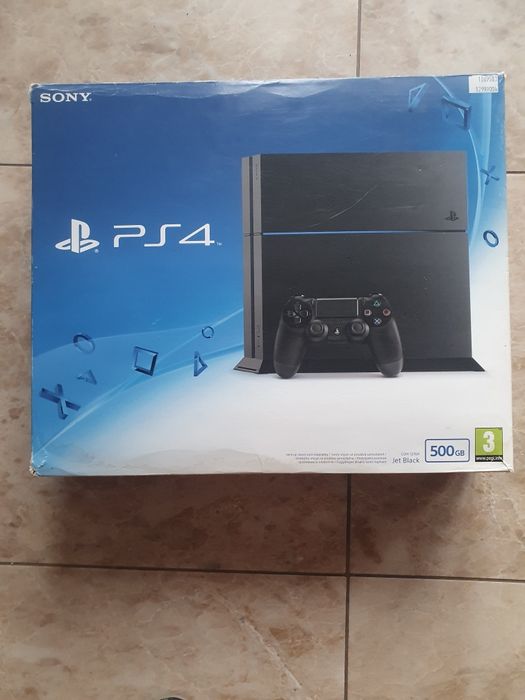 Konsola PS 4 , 2 pady,3 gry