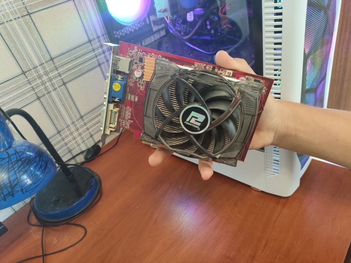 Видеокарта, от AMD AX 5670 на 1гб ддр 3 видеопамяти
