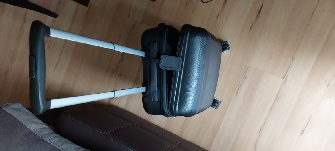 Do sprzedania walizka