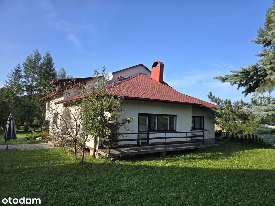 Przestronny dom z dużym ogrodem