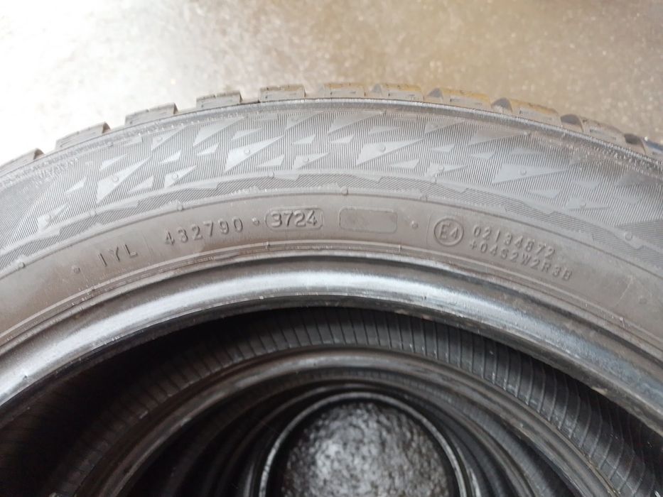 Продам покришки nokian snowprof 2 suv 225 55 4 шт