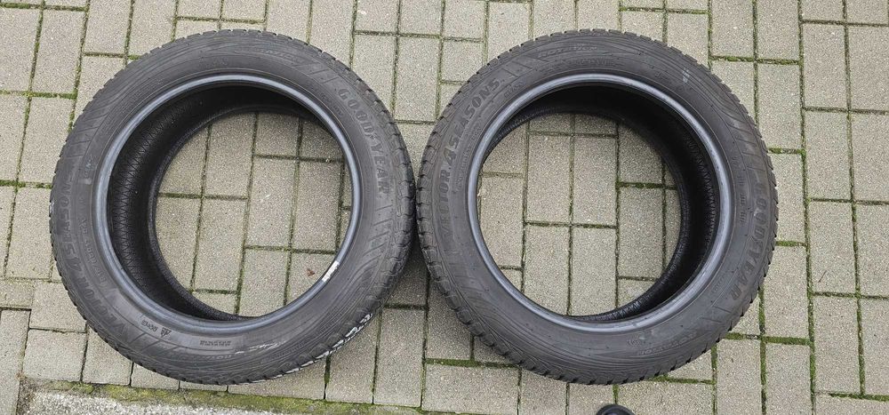 2x Opony Goodyear Vector 4Seasons 215/55 R17