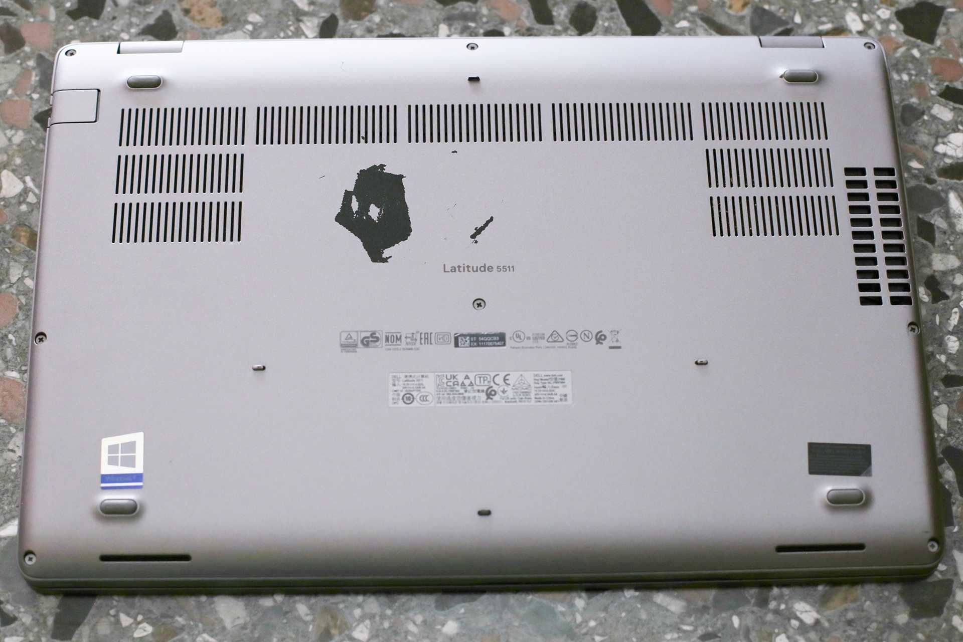 Ігровий Dell 5511 15.6" i5-10400H/16Gb/256GB/MX250/FHD IPS