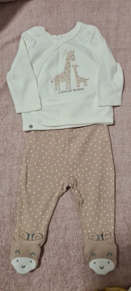 Roupa de menina dos 0 aos 6 meses