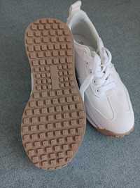 Білі  кросівки полотняні