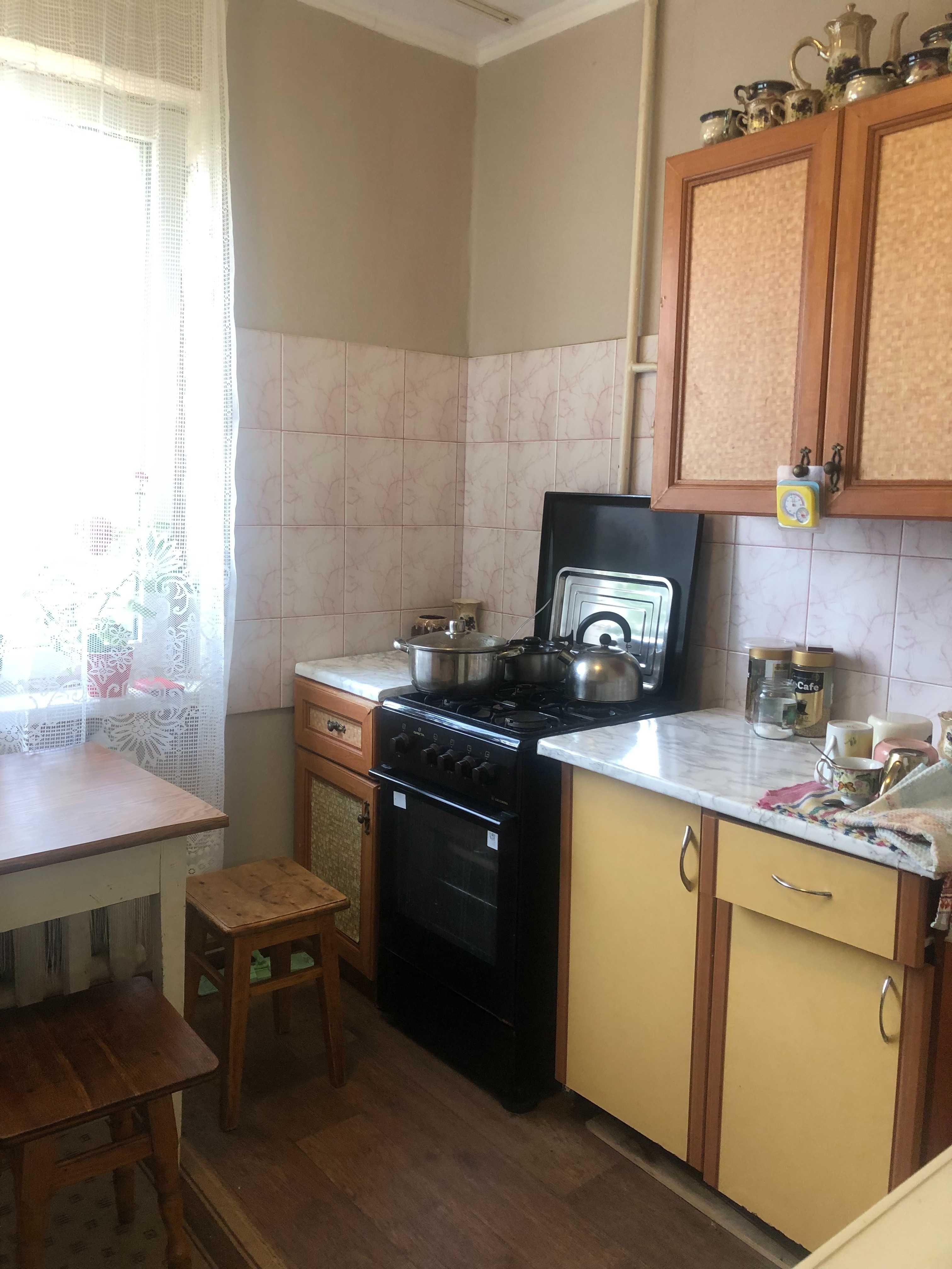 ПРОДАМ: 1-но к.кв.,5 этаж,кухня-9м,комната-18м. Цена: 22.000т.