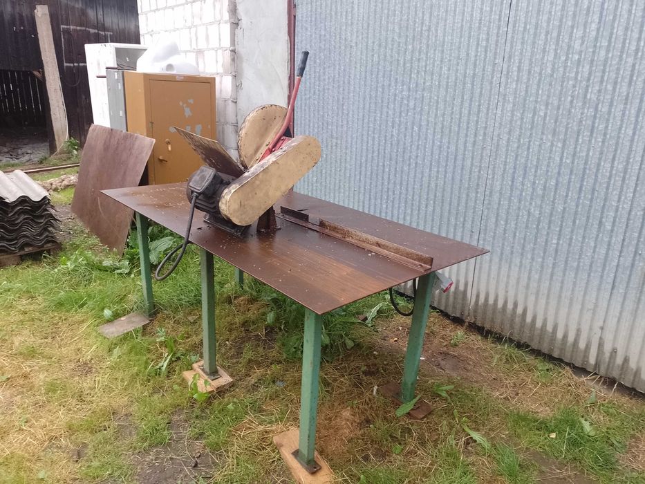 Piła do cięcia metalu stół