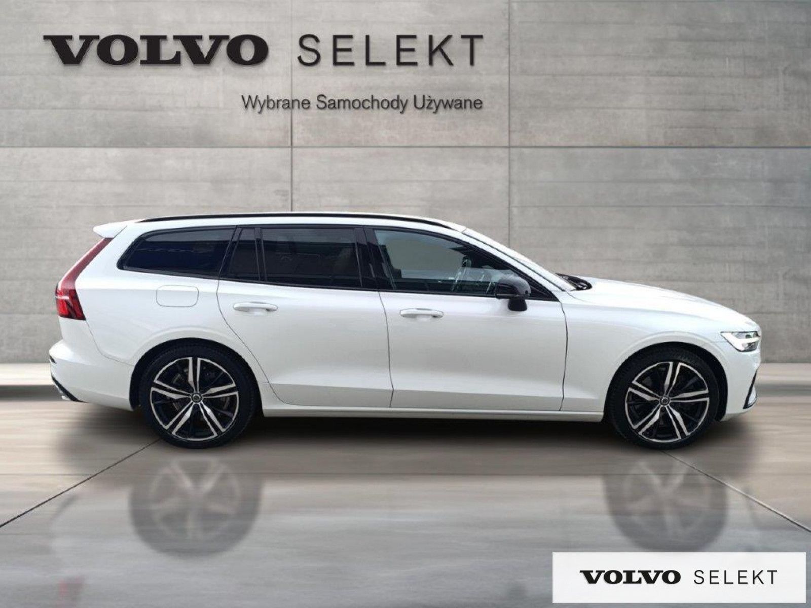 Volvo V60 V60 T8 455KM AWD Plug-In R-Design Pakiet Light Park Asisst Winter Audi
