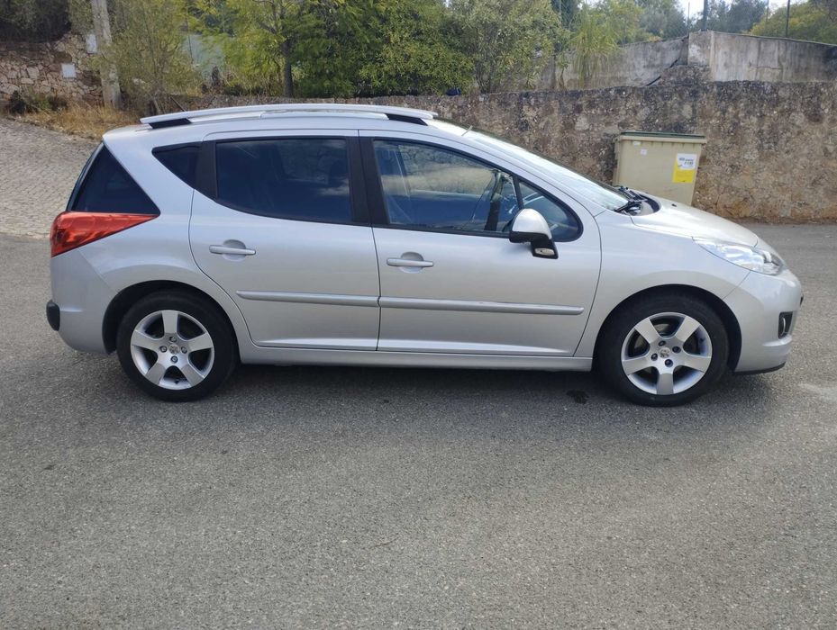 Peugeot 207 sw 2011