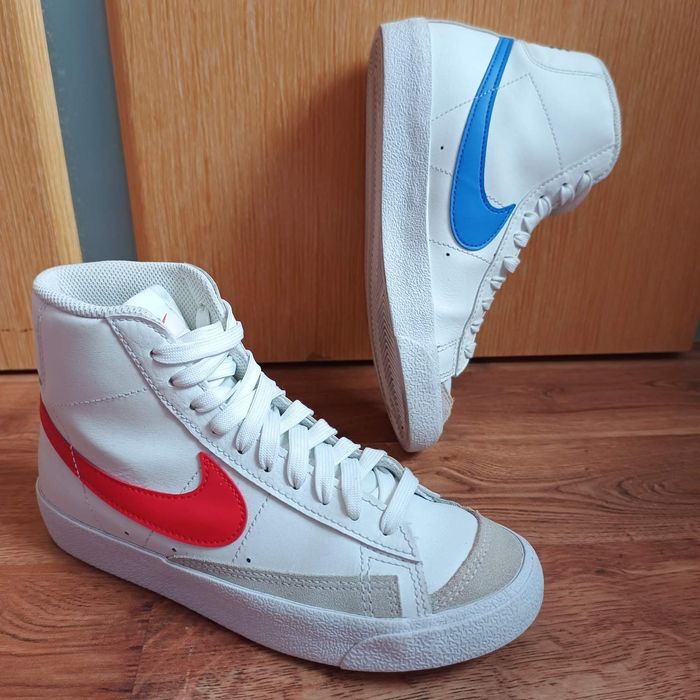 оригінальні шкіряні Nike р36.5 довжина устілки по факту 23.5см
