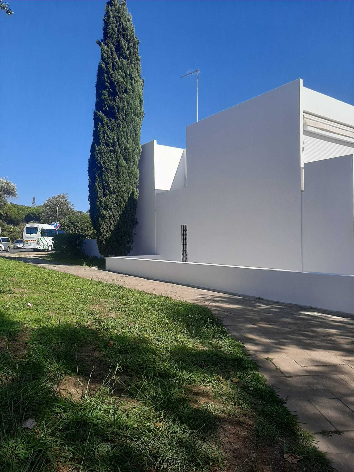 Vilamoura centro - r/c de moradia T2 com jardim