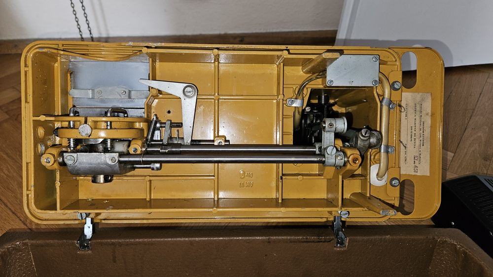 Maszyna do szycia Predom Łucznik 451