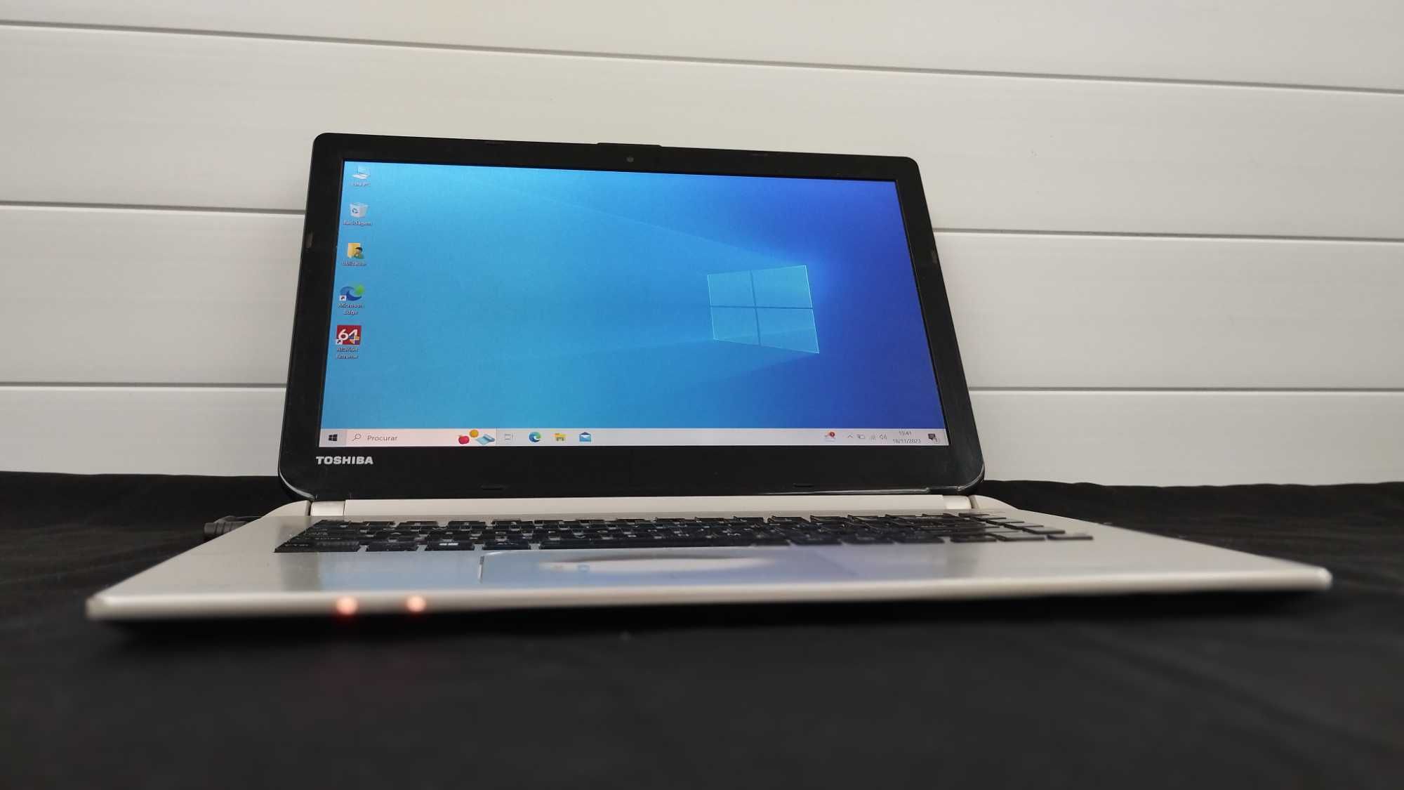 ToshibaE-45 Alumínio INTEL i5 8GbRAM 750GBHDD WIFI Webcam