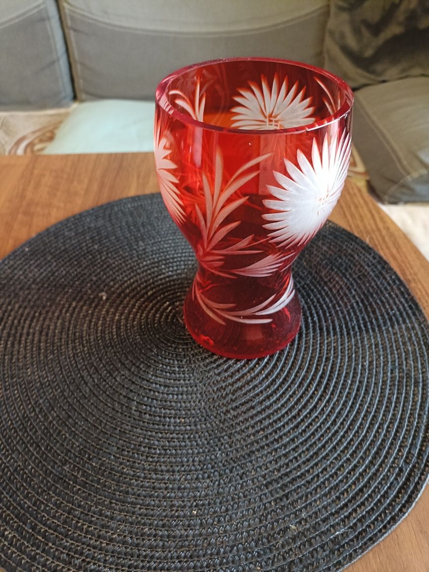 Vintage PRL wazon czerwony