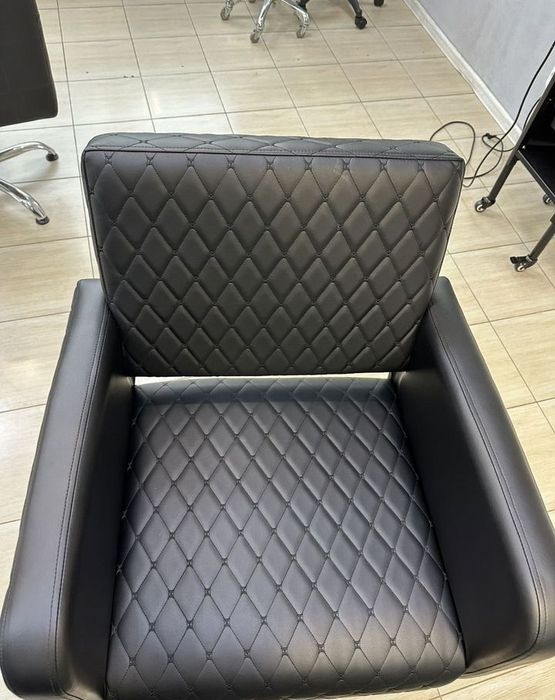 Парикмахерские кресла 5 шт