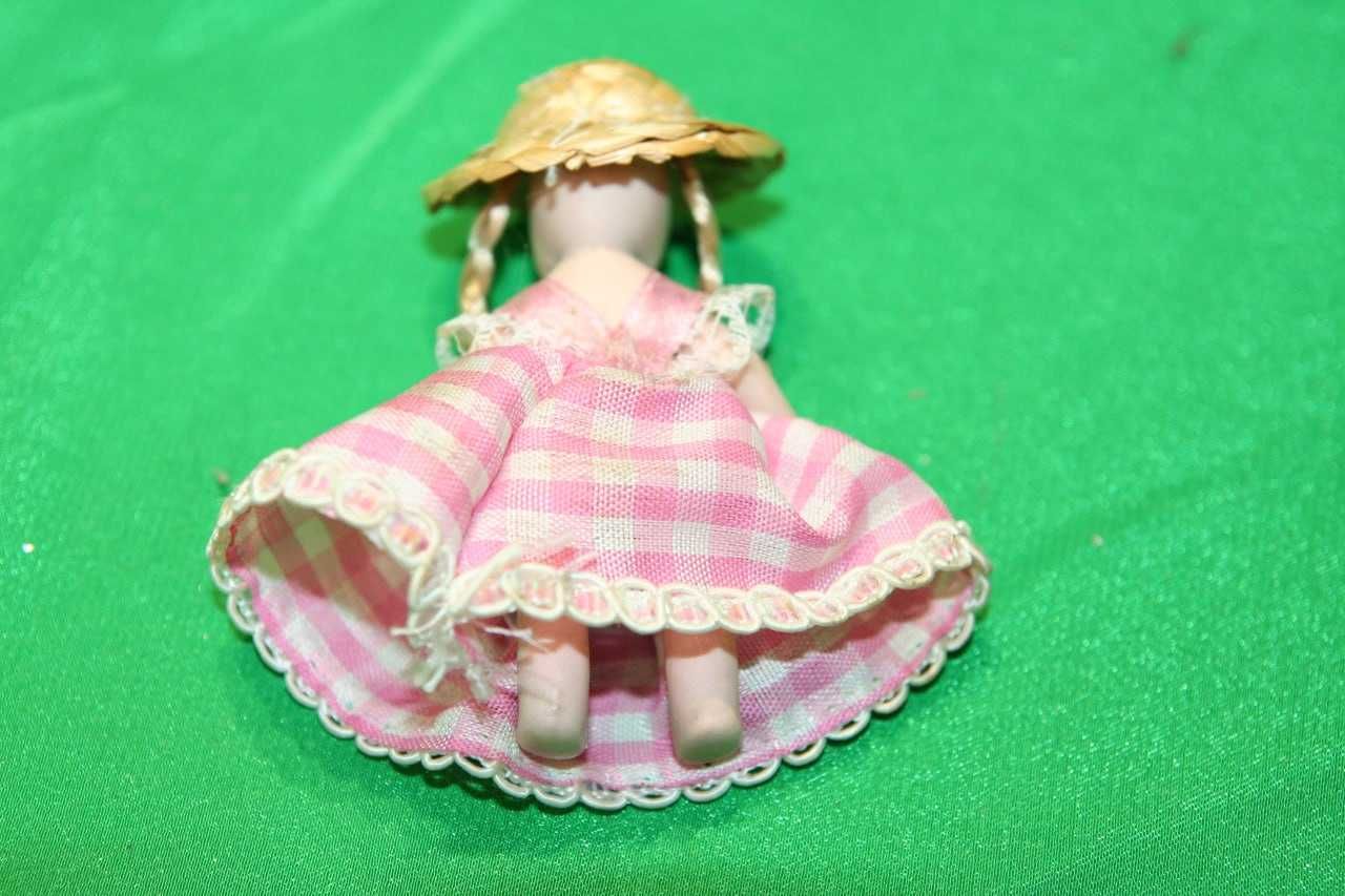 Фарфоровая кукла из коллекции Collectible Ornament куколка 7 см