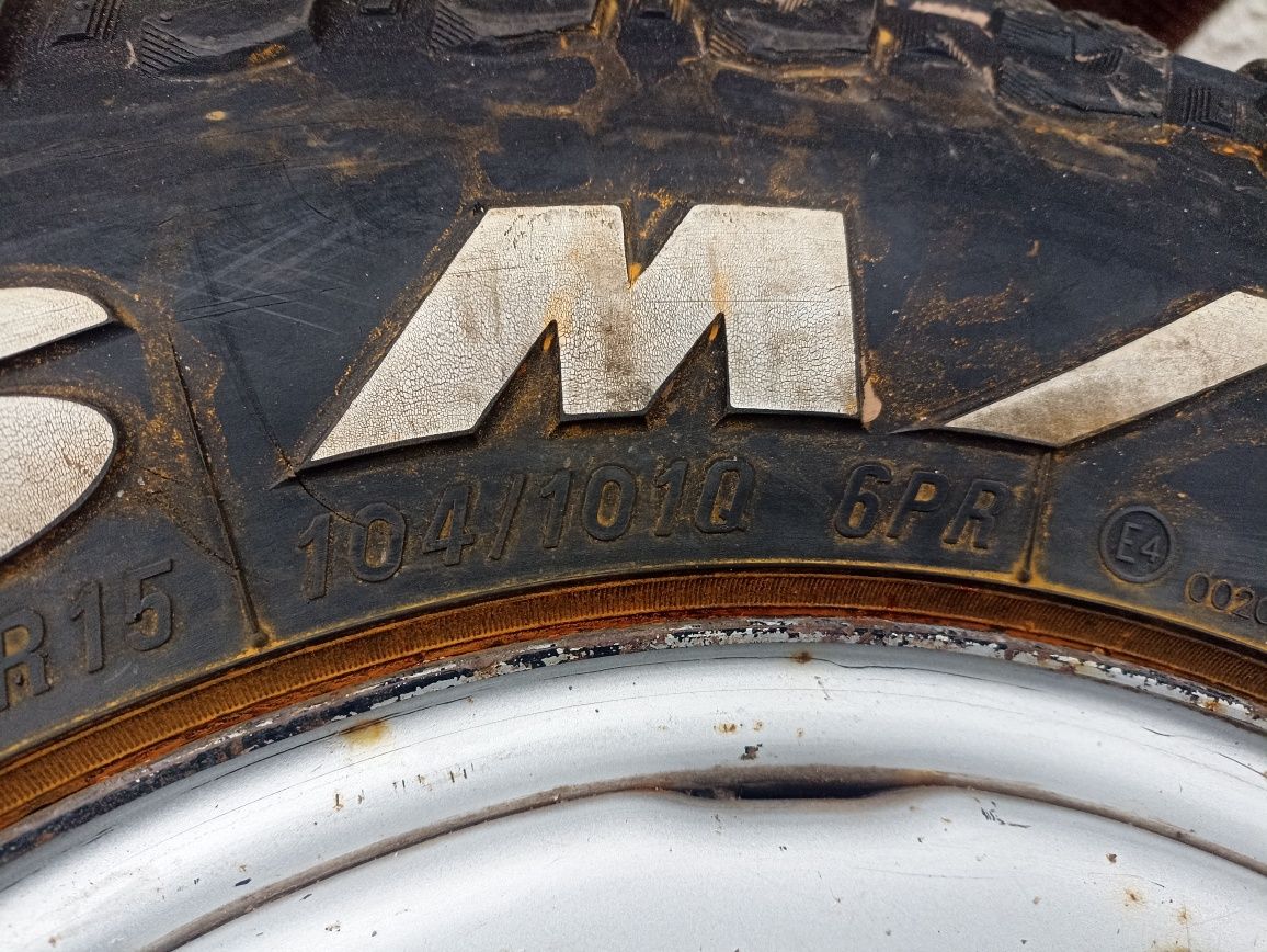 Продам покры Maxis bighorn off road 235/75 r15