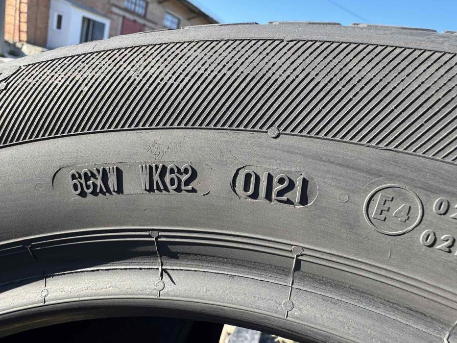 Майже нові всеснзонні шини Point•S 205/60 R-6