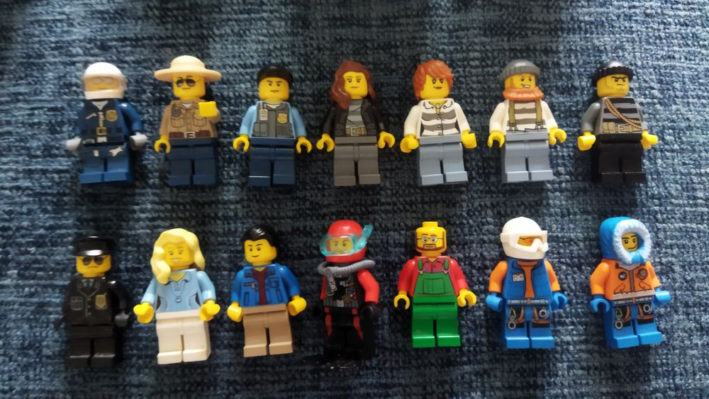 LEGO city: 4 машинки, 14 мініфігурок, аксесуари