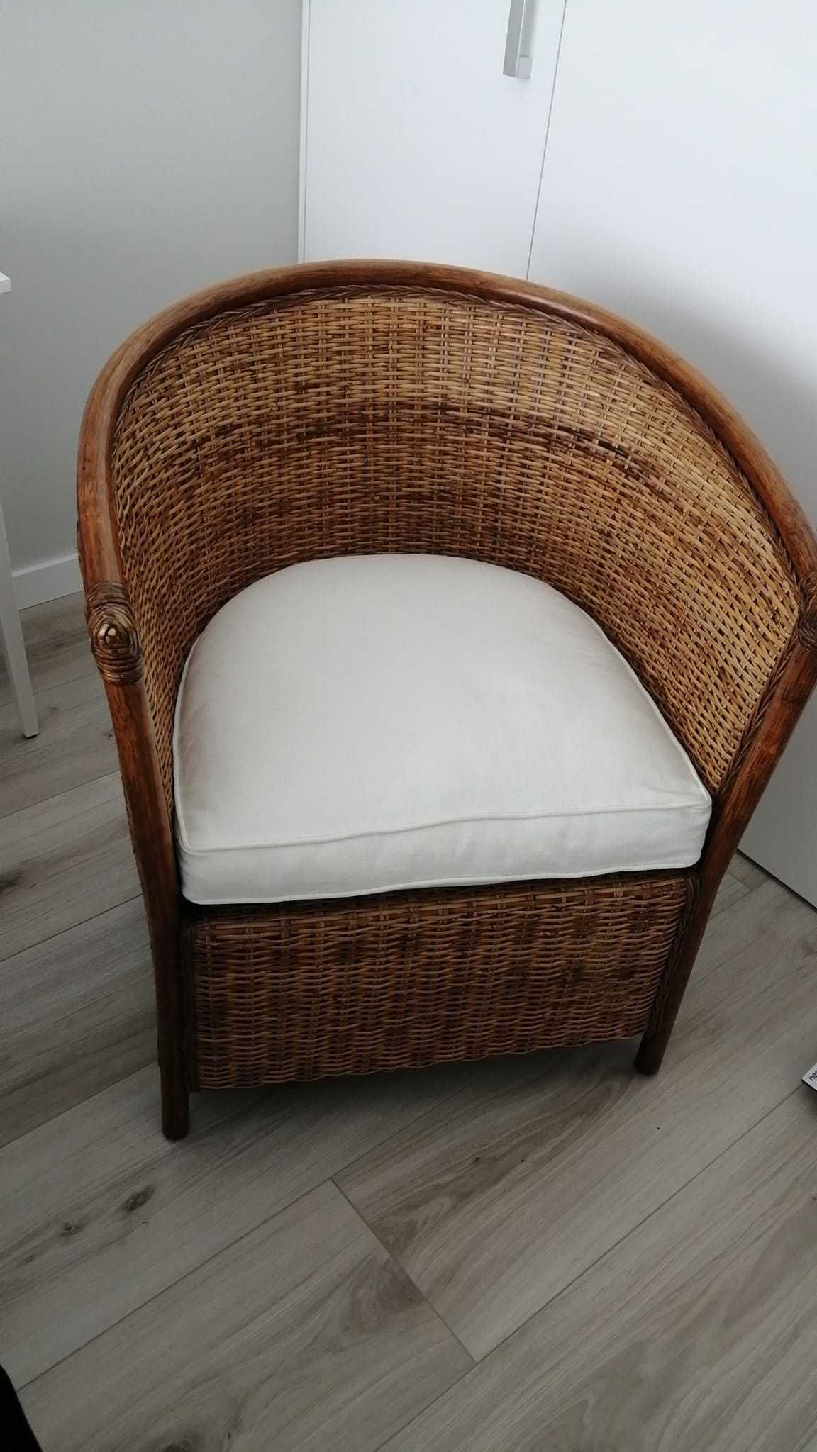 Cadeirão de quarto em bambu