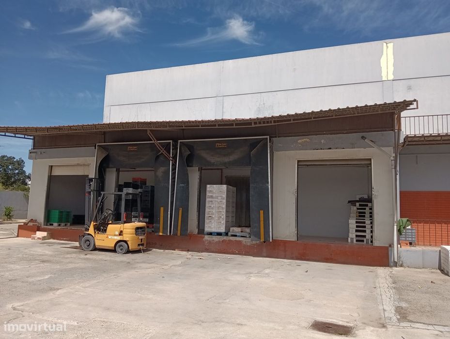 Pavilhão  2.184,35 m2 para venda Ao Pé do Aldi Quinta do Conde