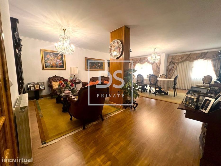 Apartamento T4 no centro da Póvoa de Varzim