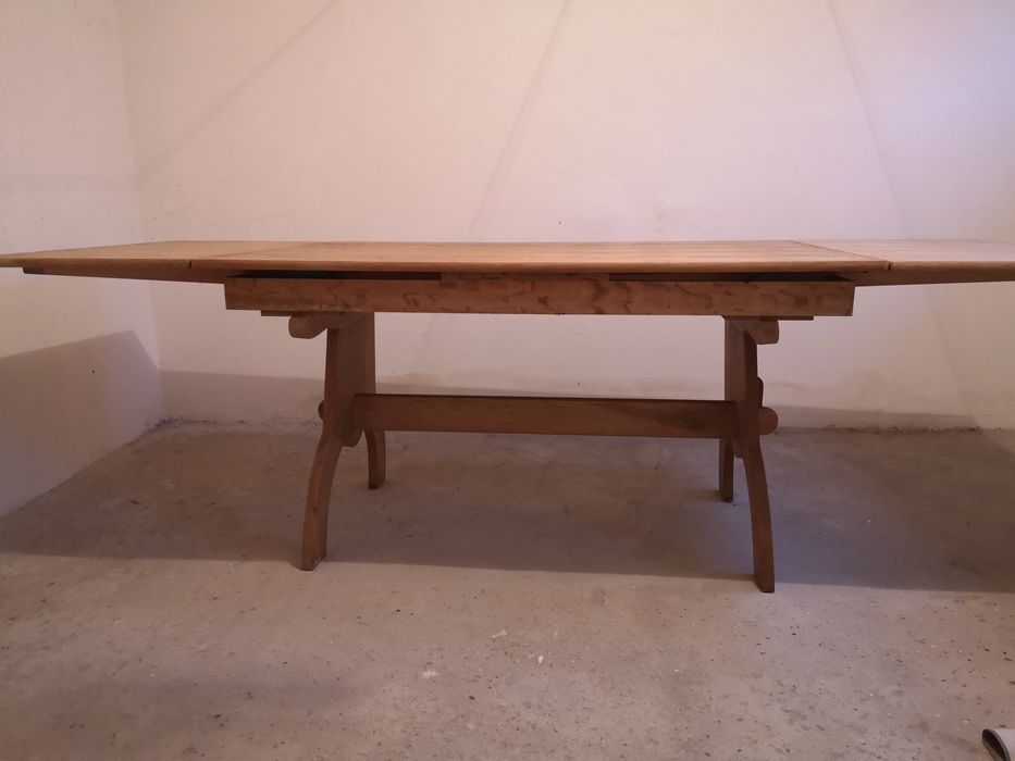 Stół dębowy duży.