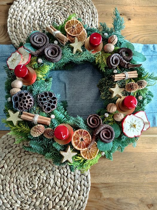 Wieńce świąteczne, bożonarodzeniowe, adwentowe