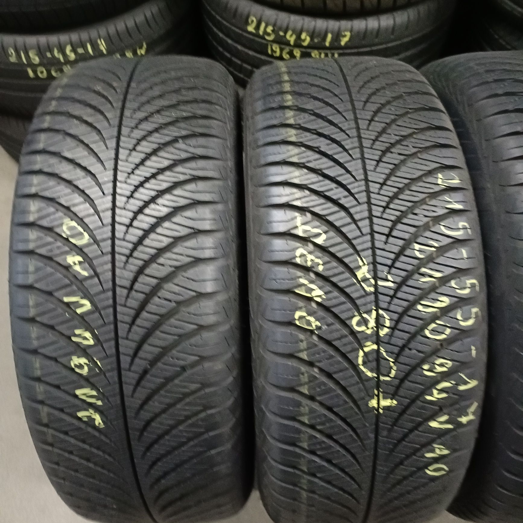 4x 215/55r17 Goodyear Vector 4 seasons z 2021r 8mm jak nowe