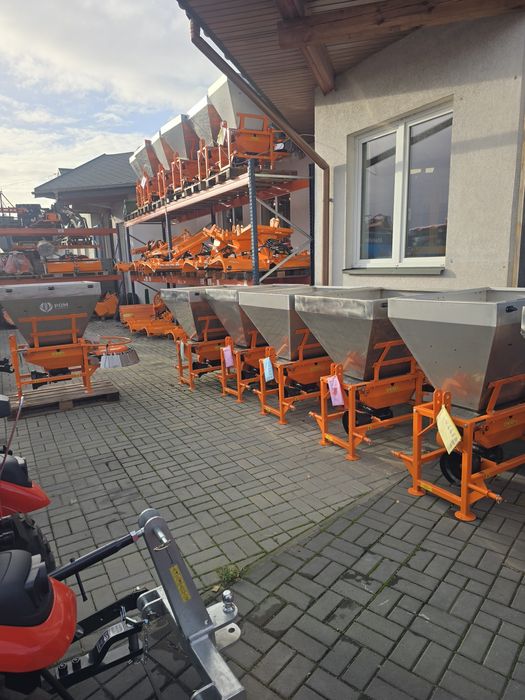 Posysptarki piasku i soli z podajnikiem taśmowym Kwasówka