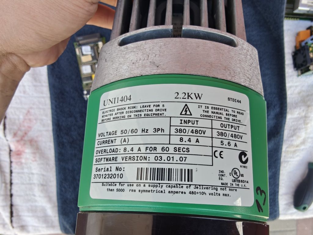 Uni Unidrive falownik 0.75kv 4.0kv klika sztuk
