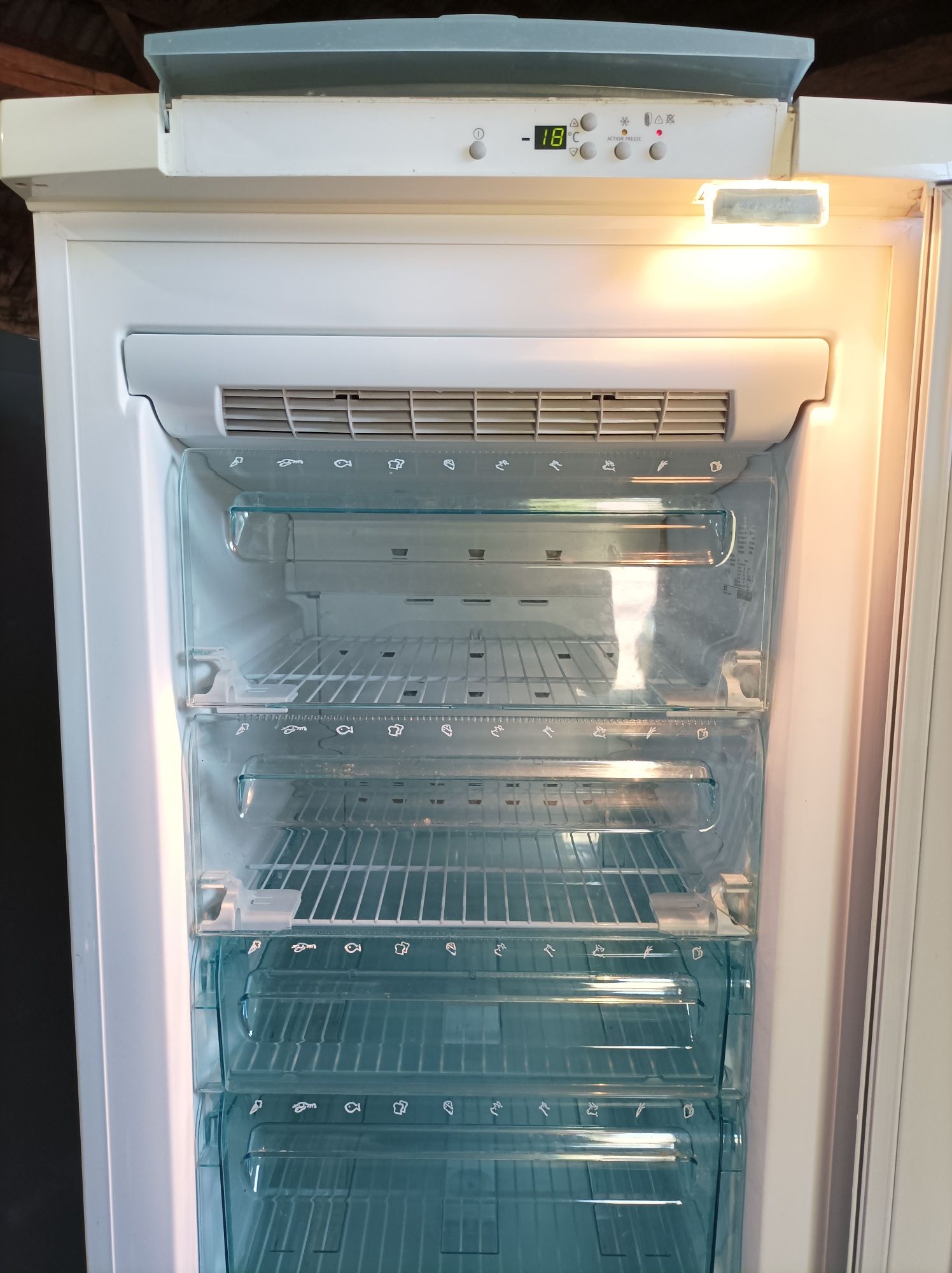 Морозильна камера Electrolux(Швеція)