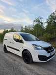 Peugeot Partner 1.6hdi vat1 17" Klima Nowe opony caddy doblo berlingo