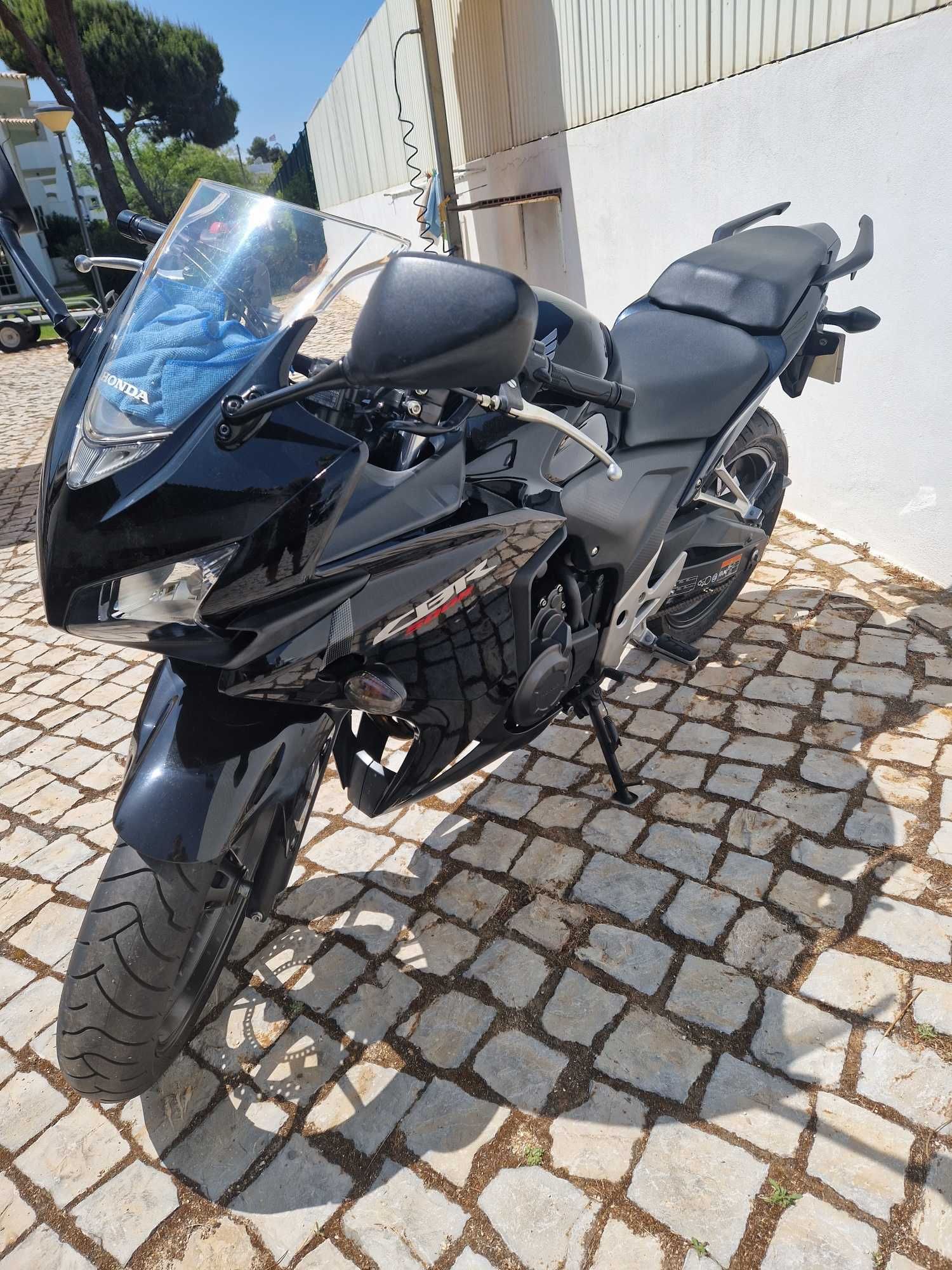 Mota  Impecável CBR500