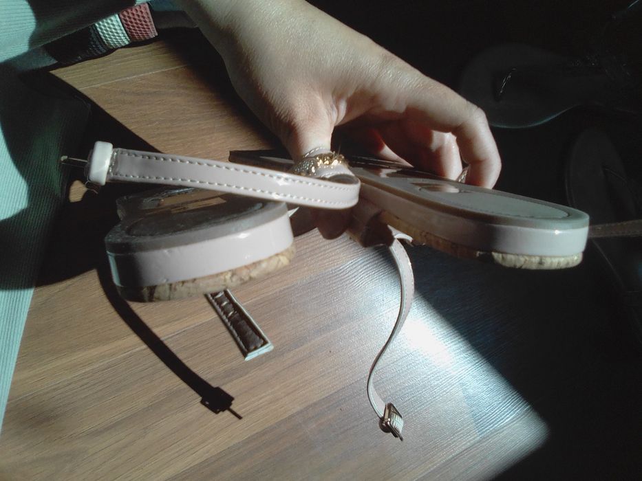 Sandały damskie Guess