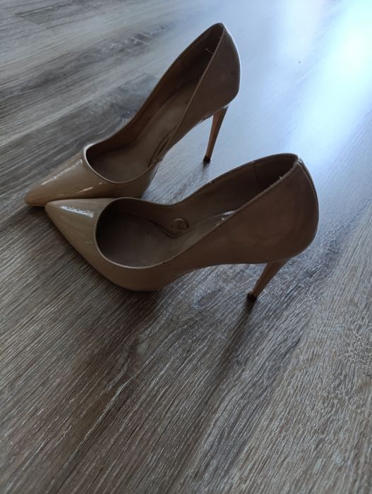 Buty na wysokim obcasie 37