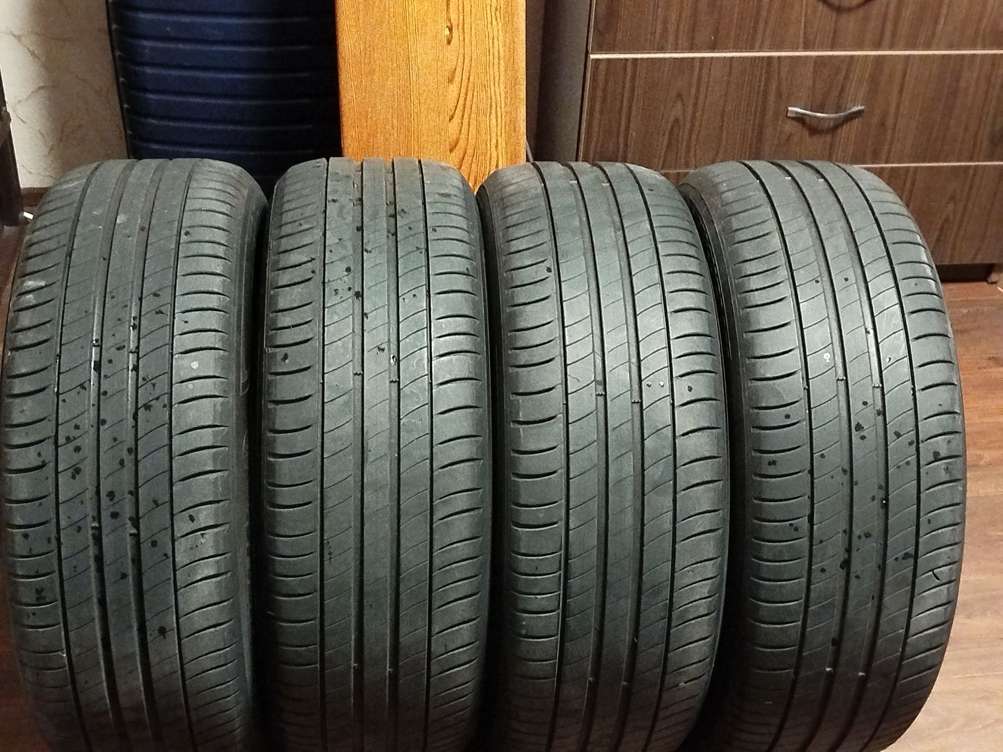 Michelin  215/55/18 лето