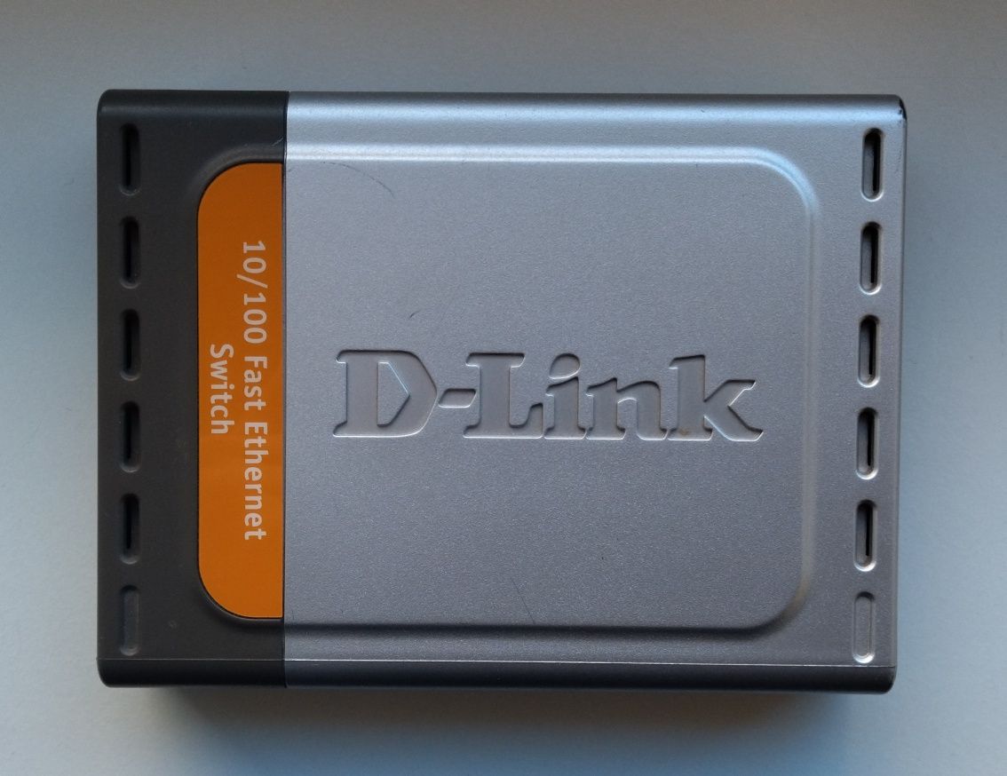 Комутатор D-Link DES-1005D с 5 портами