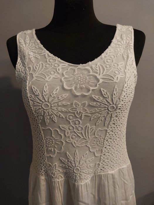 Biała długa sukienka rozm uniwersalny Stan idealny