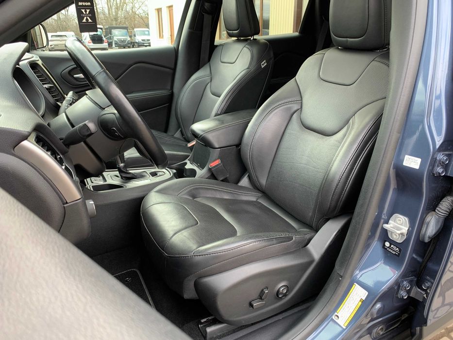 Jeep Cherokee 2021 3.2 бензин