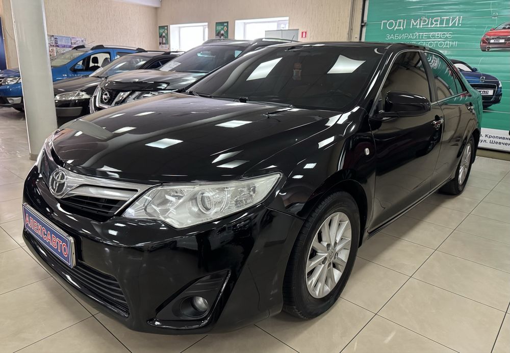 Toyota Camry VII (XV50) 2.5і 16V 6АКПП 2011 р.в. (178 к.с.)