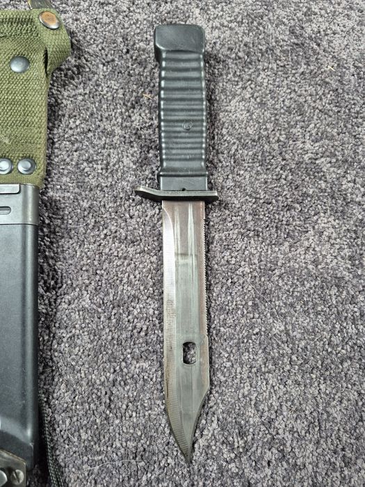 Niemiecki nóż szturmowy KCB 77
