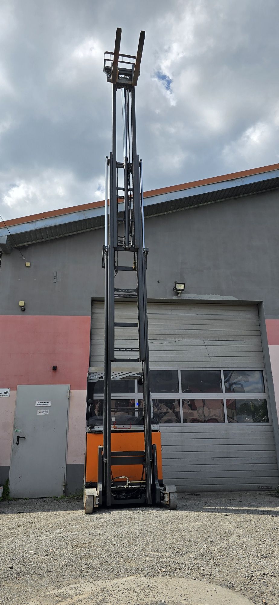Wózek widłowy wysokiego składowania STILL FM-X 17 1700kg 48V